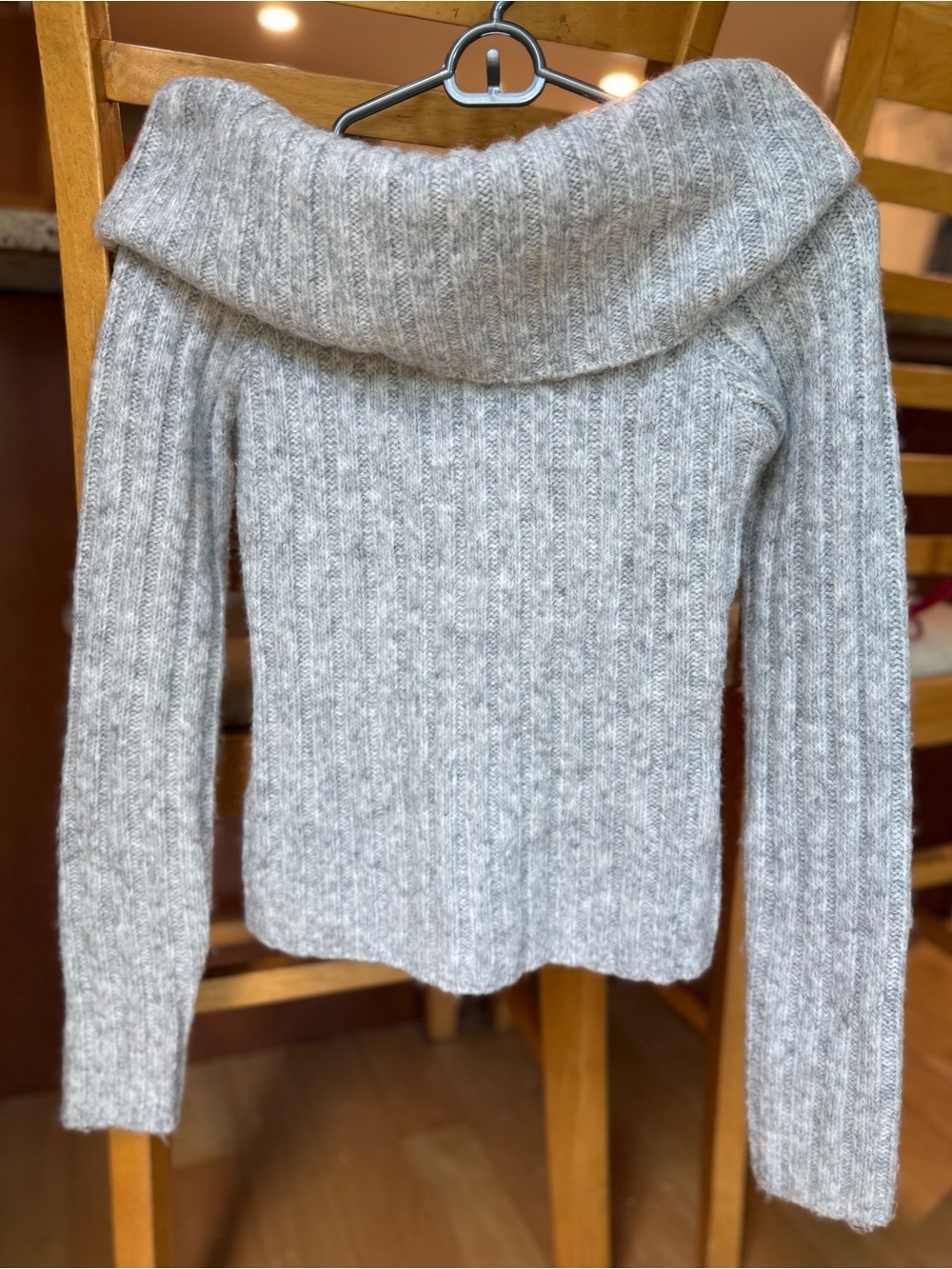Abercrombie & Fitch Off-the-Shoulder Ribbed Sweater in Heather Light Gray